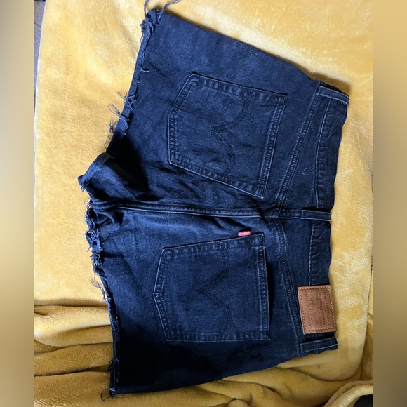 Women’s Levi Shorts New without tags. - Picture 3 of 7
